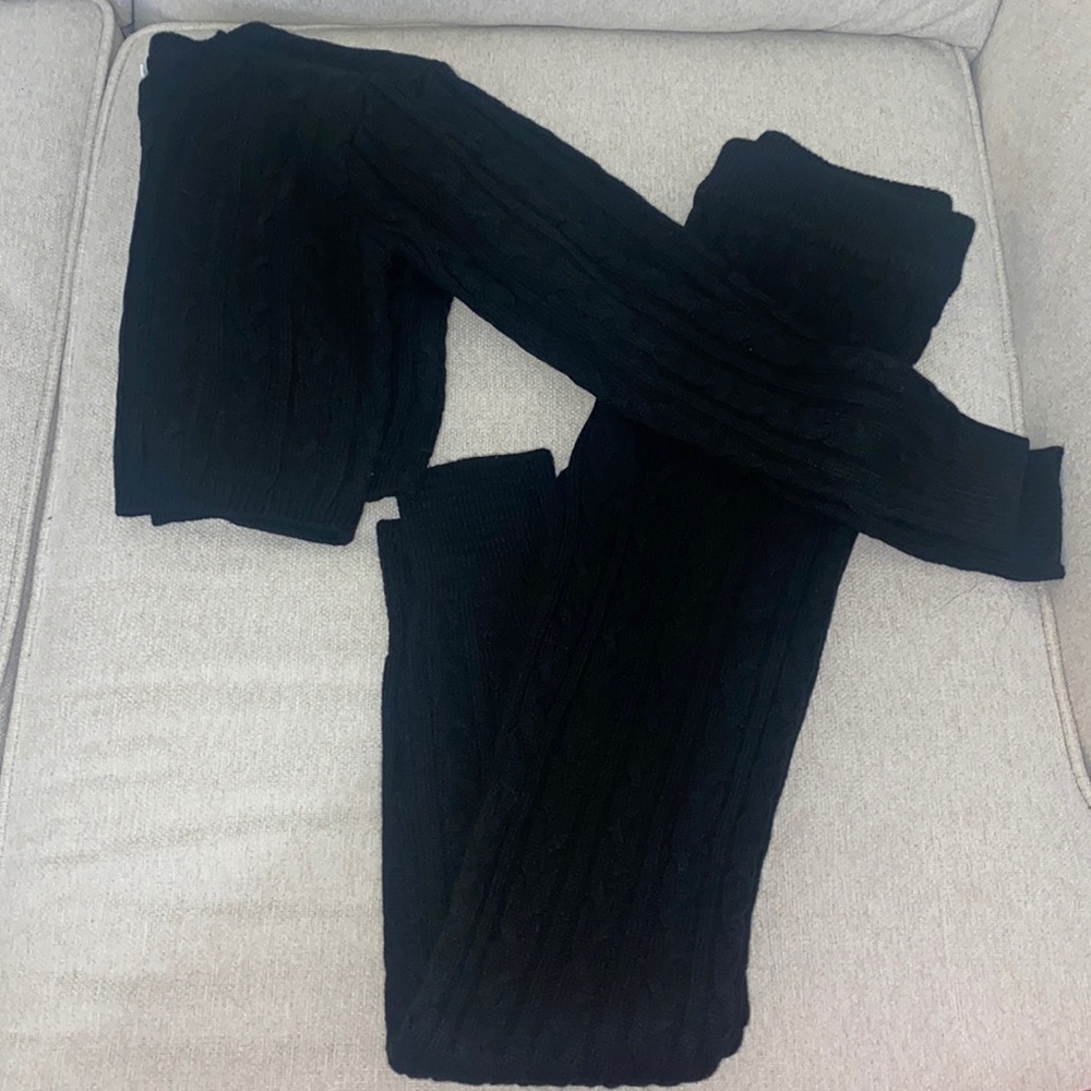 Black design long sleeve sweater set